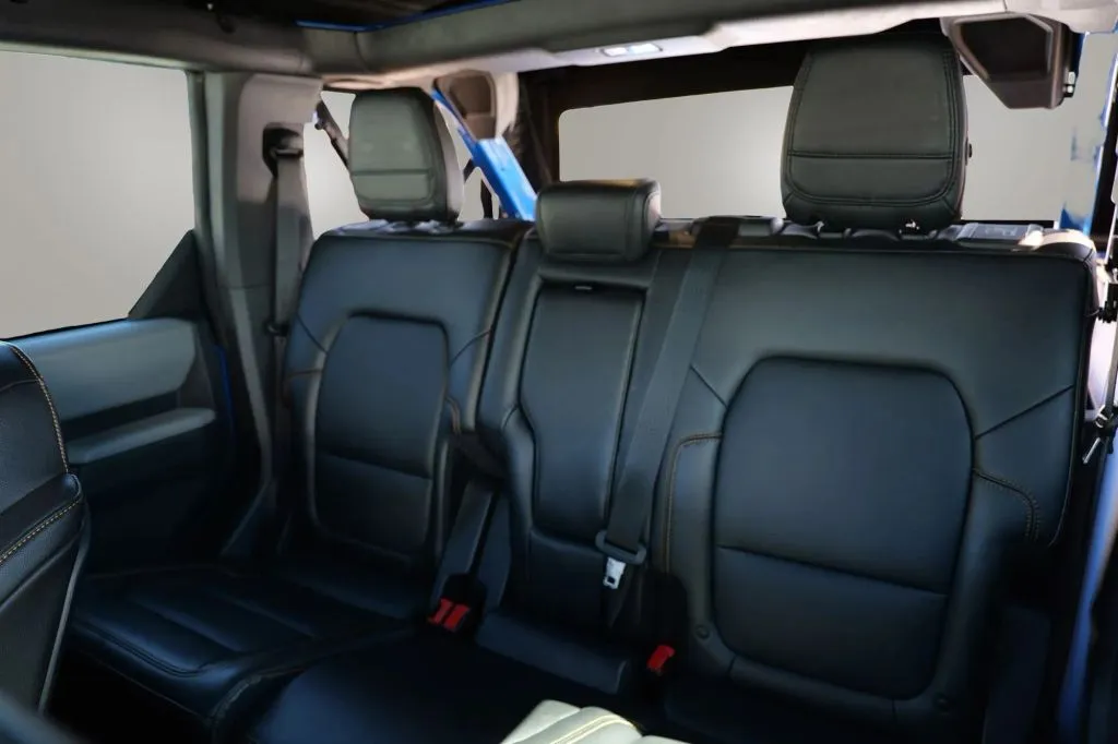 Ford Bronco photo 8