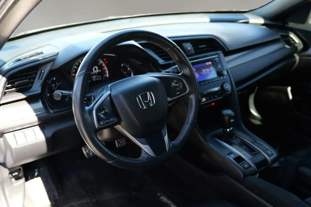 Honda Civic photo 4