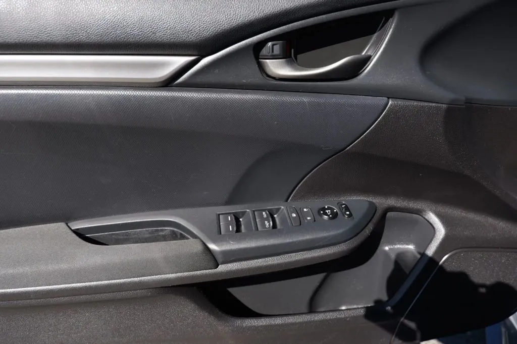Honda Civic photo 7