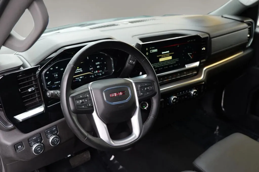 GMC Sierra photo 4
