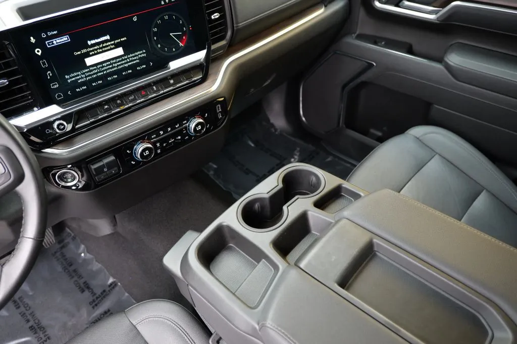 GMC Sierra photo 12