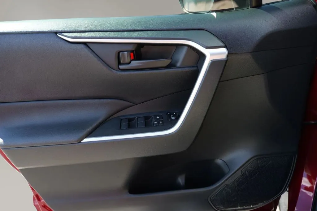 Toyota RAV4 photo 7