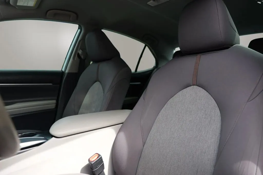 Toyota Camry photo 8