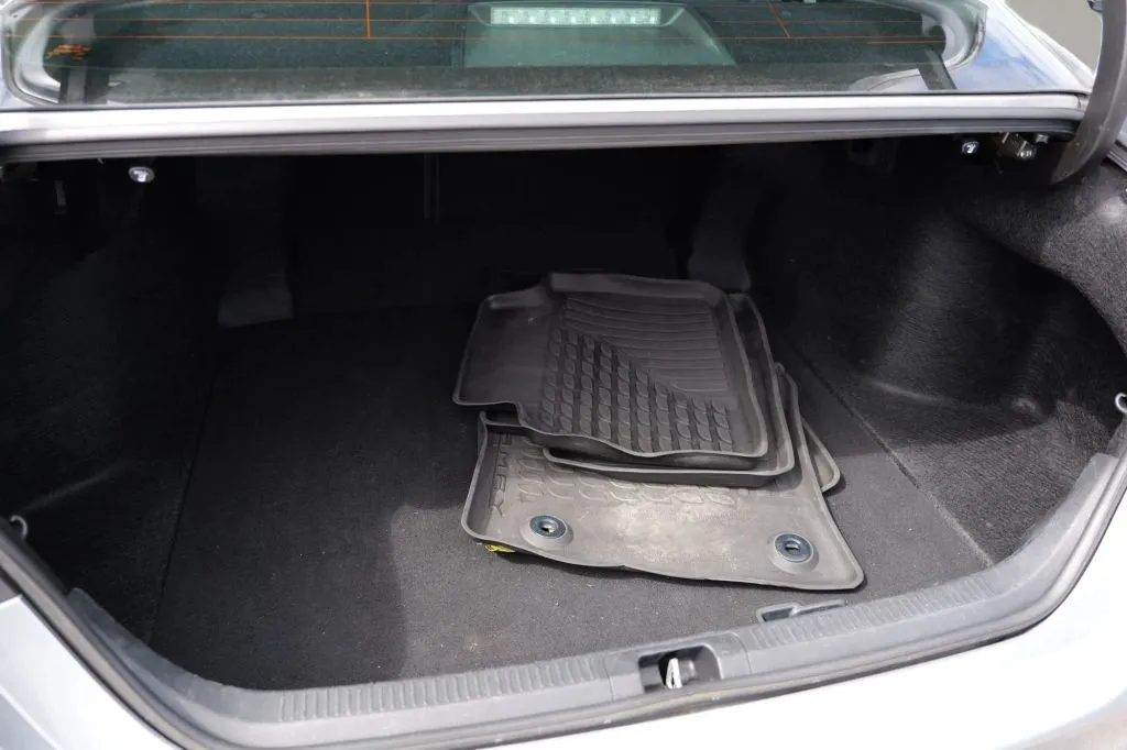 Toyota Camry photo 13