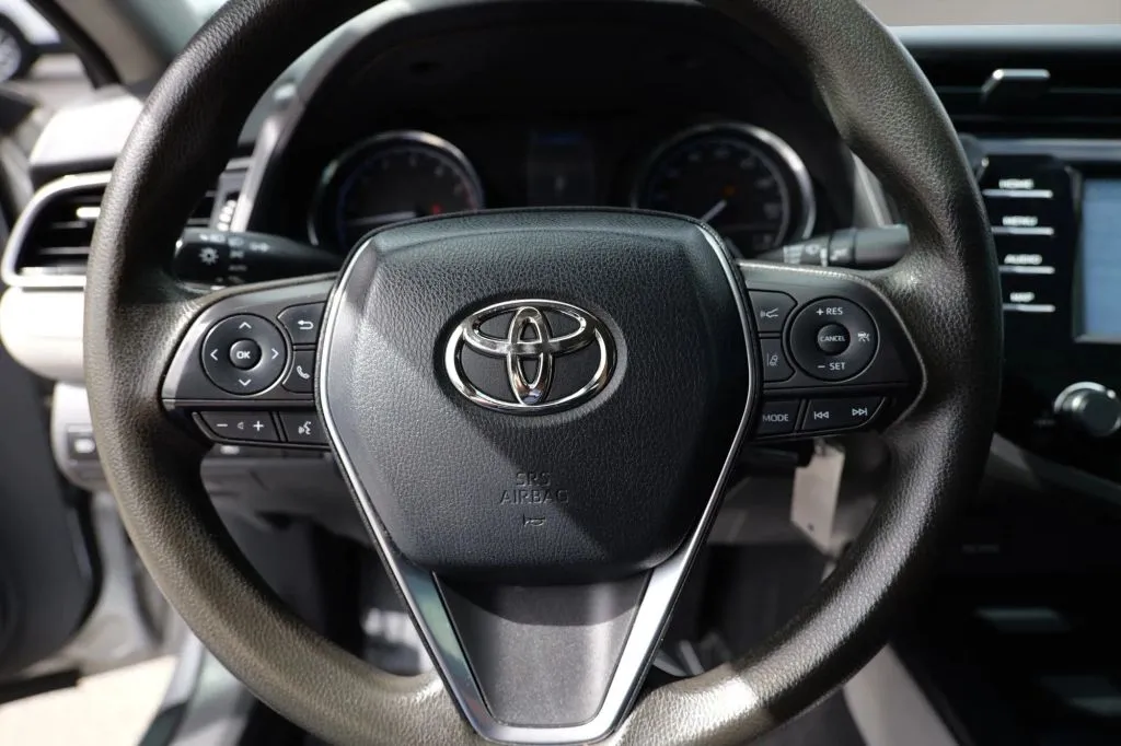 Toyota Camry photo 5