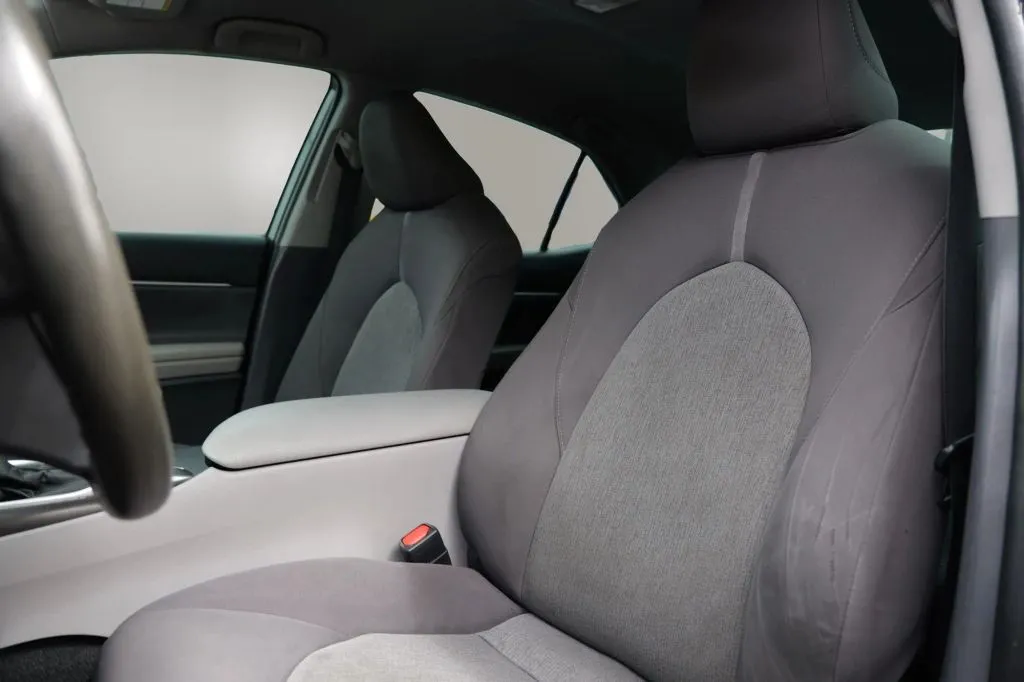 Toyota Camry photo 8