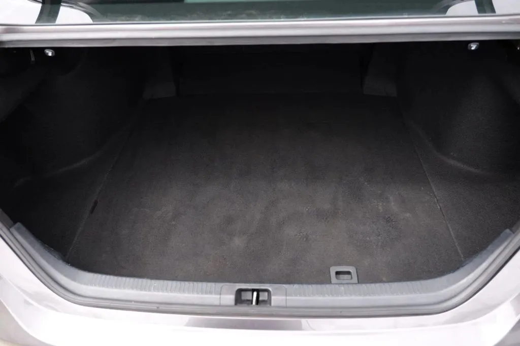 Toyota Camry photo 12