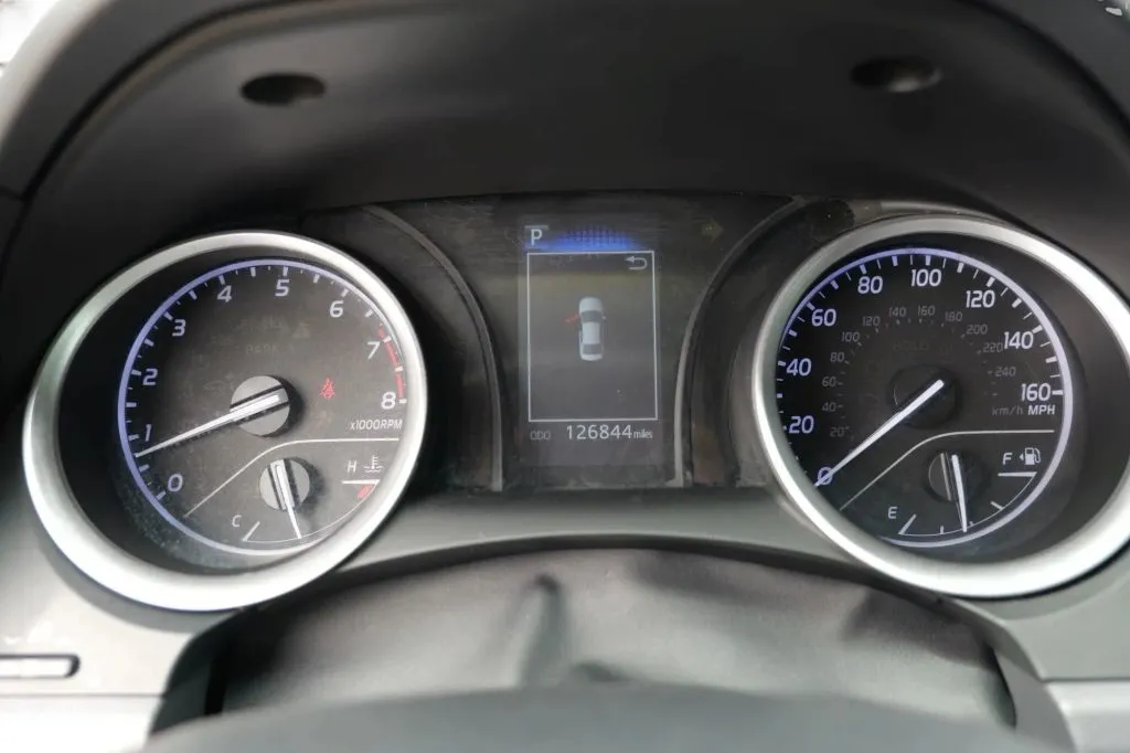 Toyota Camry photo 6