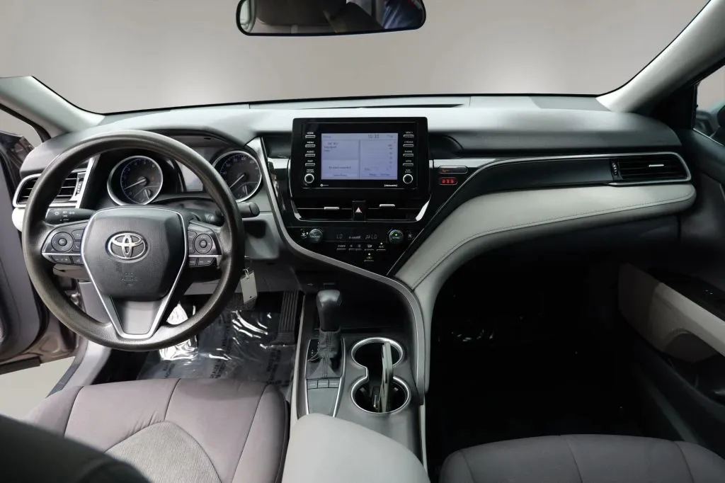 Toyota Camry photo 10
