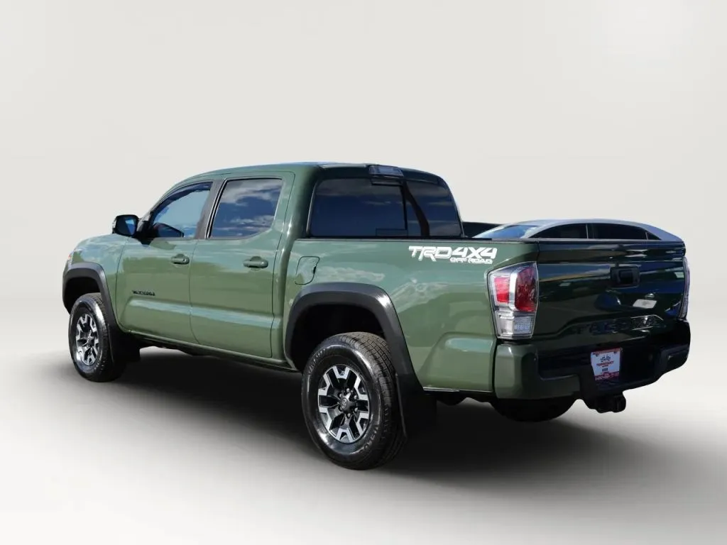 Toyota Tacoma photo 3