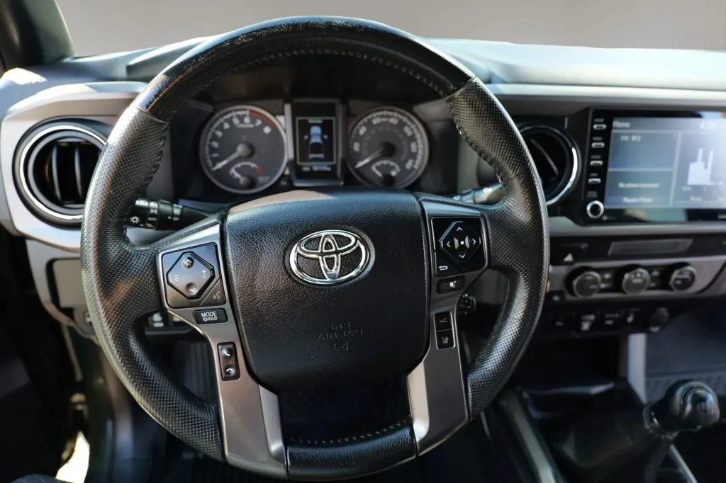 Toyota Tacoma photo 6