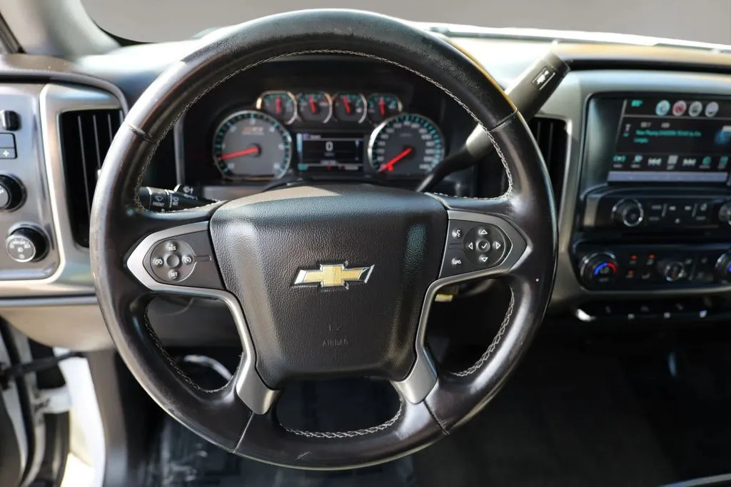 Chevrolet Silverado photo 5