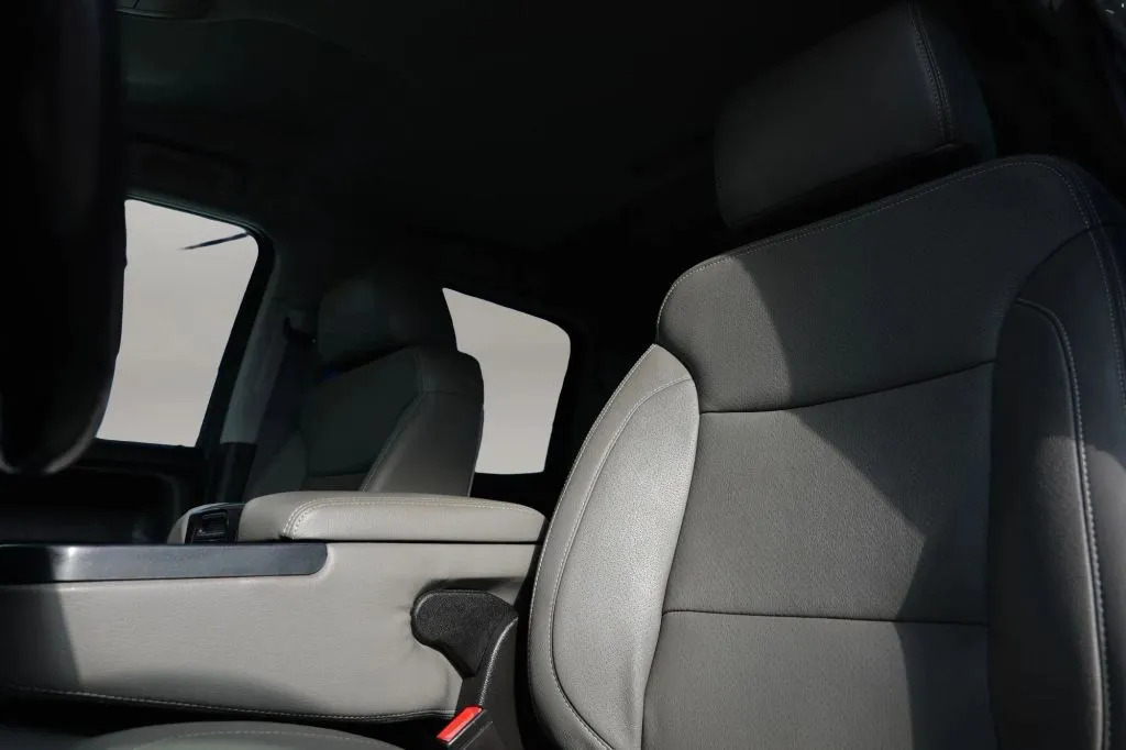 Chevrolet Silverado photo 8