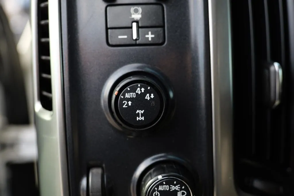 Chevrolet Silverado photo 7
