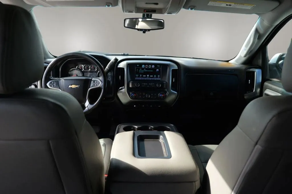 Chevrolet Silverado photo 10