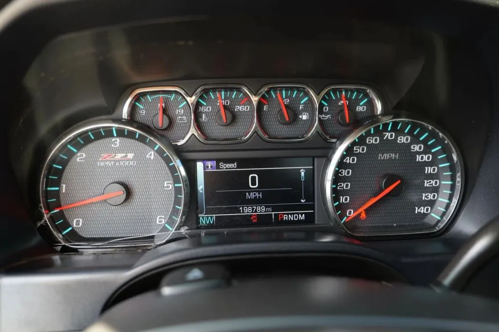 Chevrolet Silverado photo 6