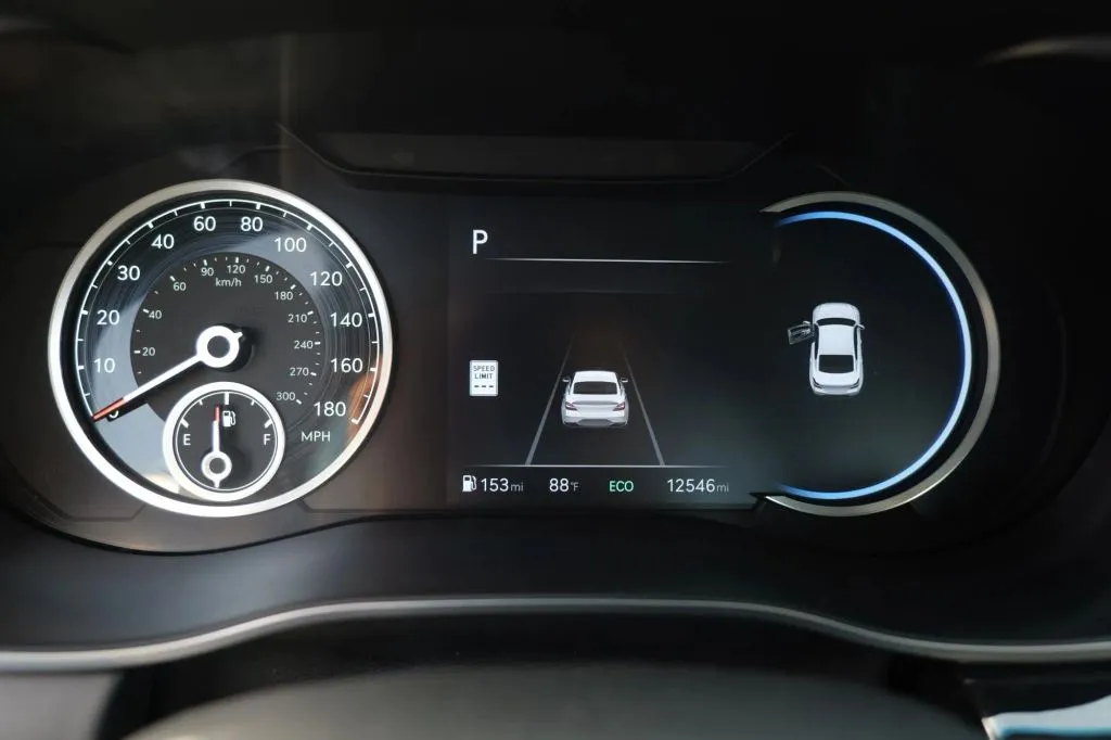 Genesis G70 photo 6