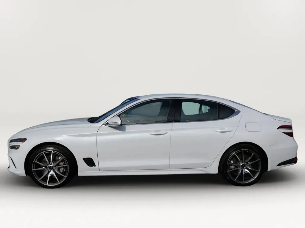 Genesis G70 photo 2