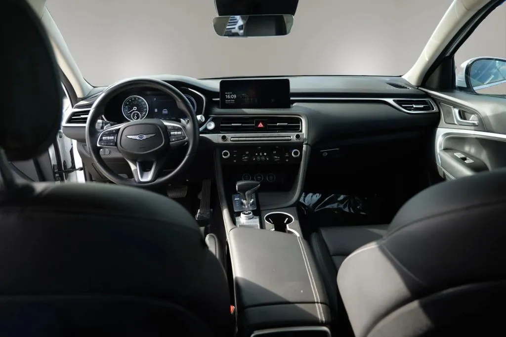 Genesis G70 photo 8
