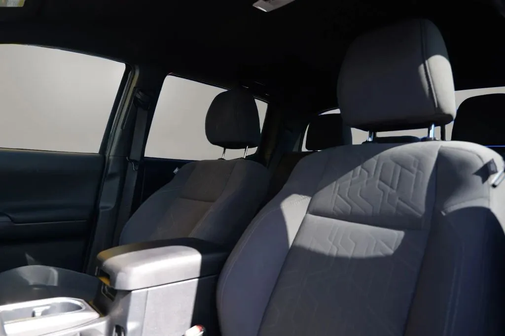 Toyota Tacoma photo 8