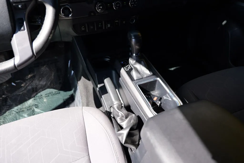 Toyota Tacoma photo 11