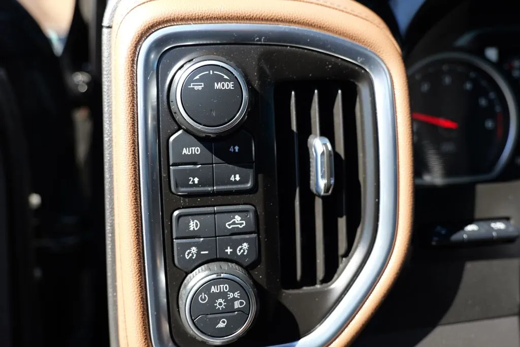 Chevrolet Silverado photo 10