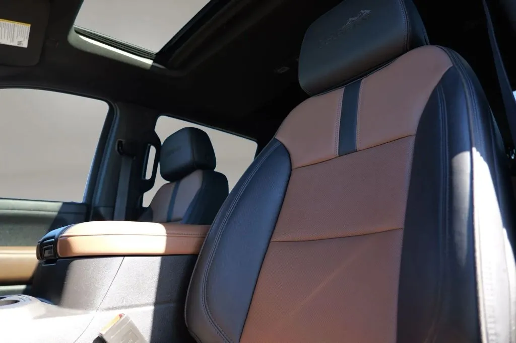 Chevrolet Silverado photo 7