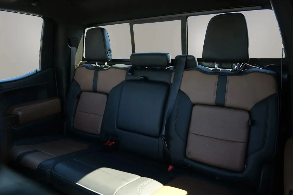 Chevrolet Silverado photo 8