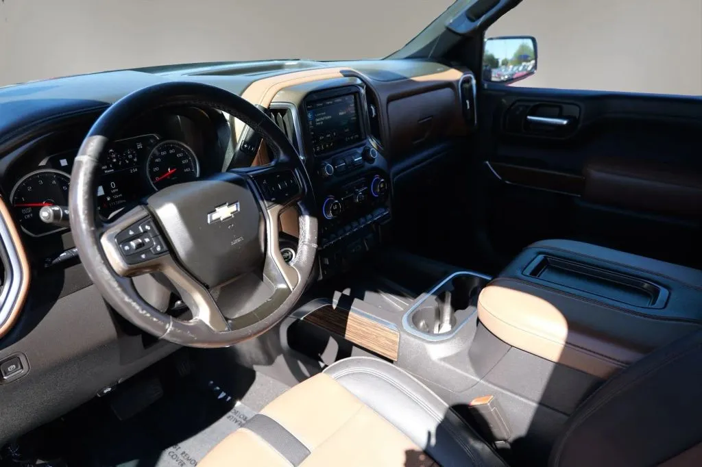 Chevrolet Silverado photo 4