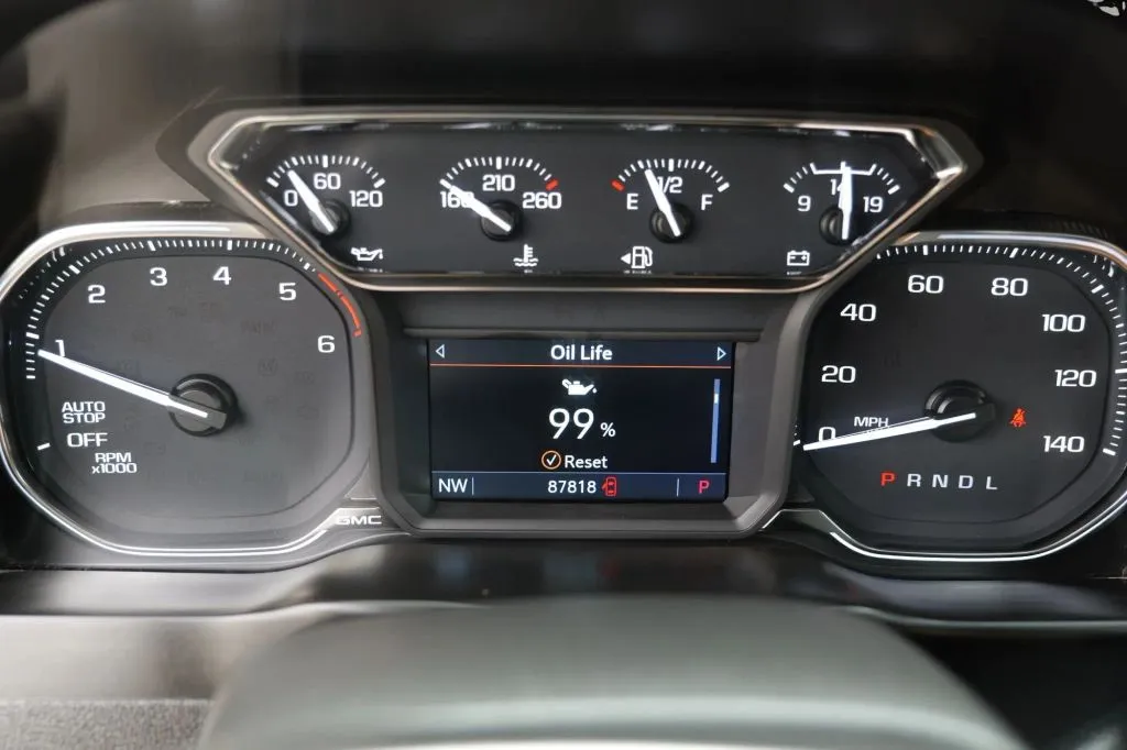 GMC Sierra photo 6
