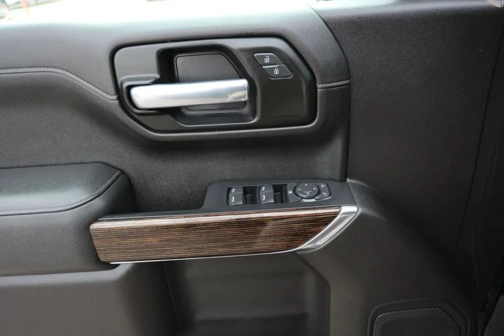 GMC Sierra photo 8