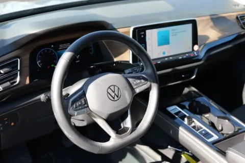 More photos of 2024 Volkswagen Atlas SE w/Tech Pkg Sport Utility 4D at Torresdey Motors Alameda, TX