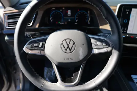 More photos of 2024 Volkswagen Atlas SE w/Tech Pkg Sport Utility 4D at Torresdey Motors Alameda, TX