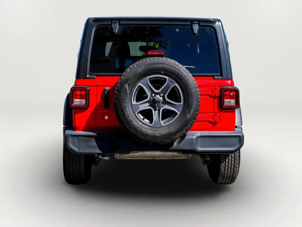 Jeep Wrangler photo 10