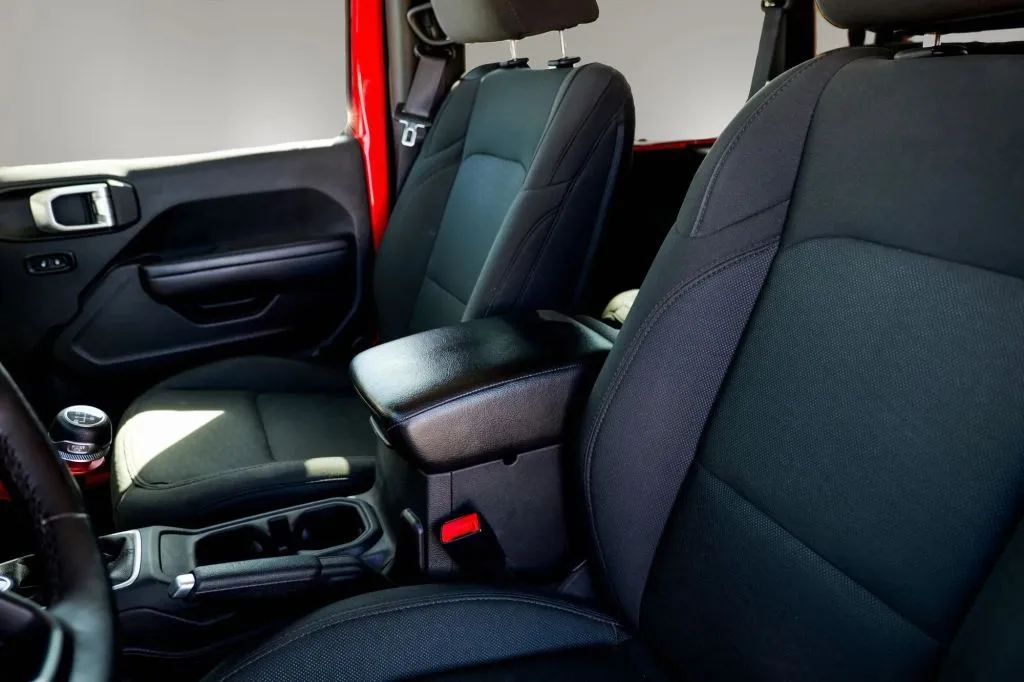 Jeep Wrangler photo 8