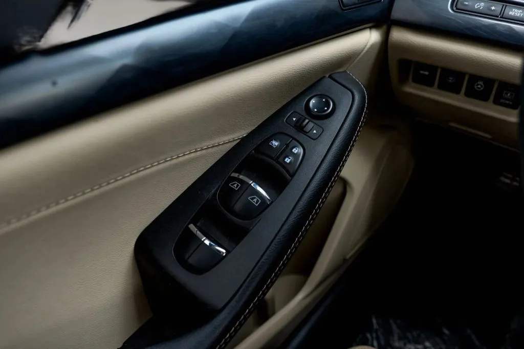 Nissan Maxima photo 6
