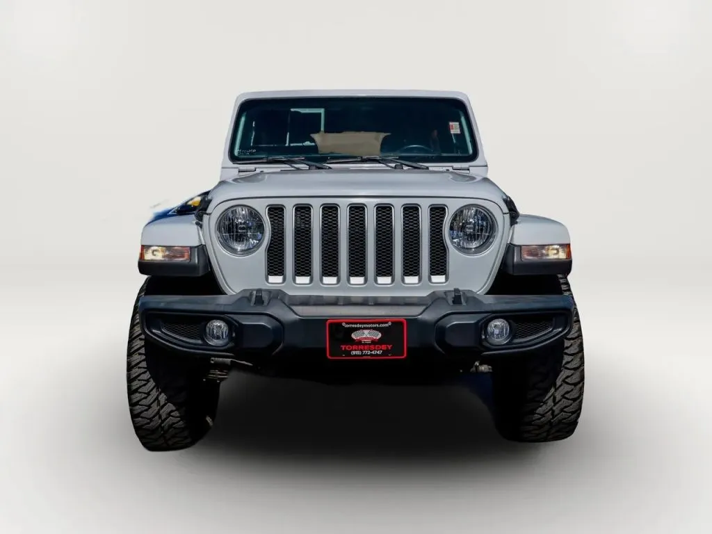 Jeep Wrangler photo 2