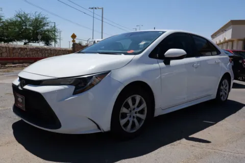 White 2020 Toyota Corolla LE Sedan 4D for sale in El Paso, TX