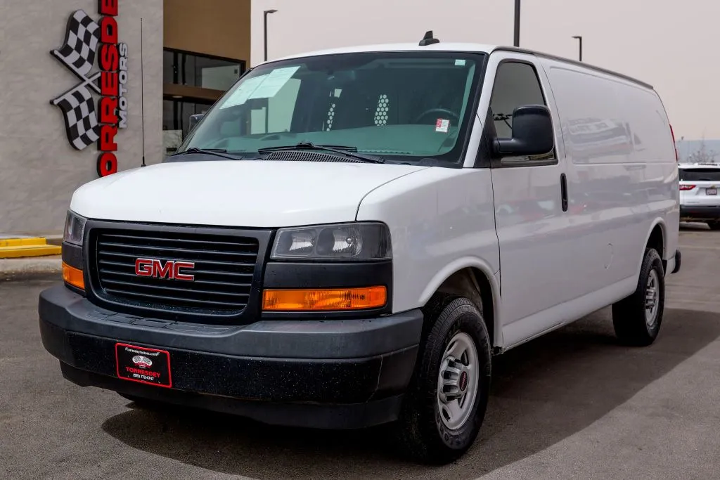 2021 GMC Savana 2500's photo