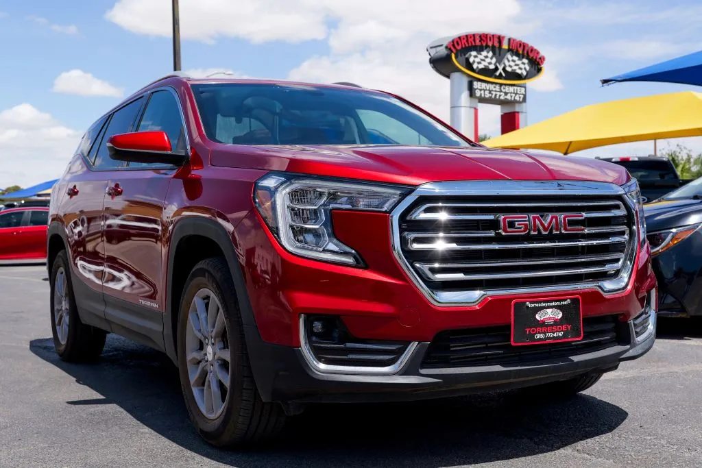 2023 GMC Terrain SLT Sport Utility 4D