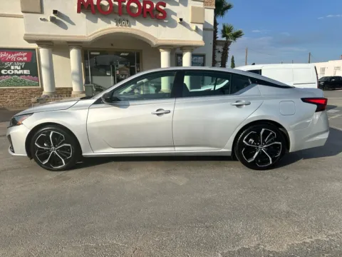 More photos of 2023 Nissan Altima 2.5 SR Sedan 4D at Torresdey Motors Alameda, TX