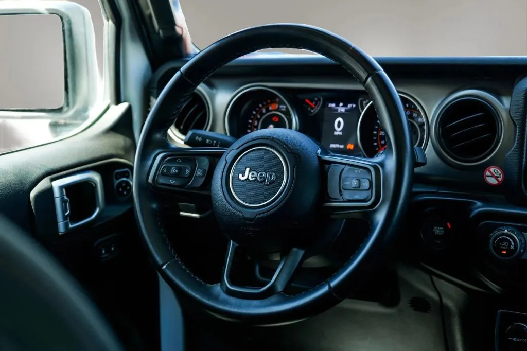 Jeep Wrangler photo 6
