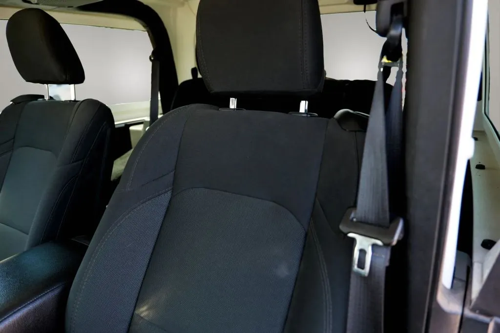 Jeep Wrangler photo 3