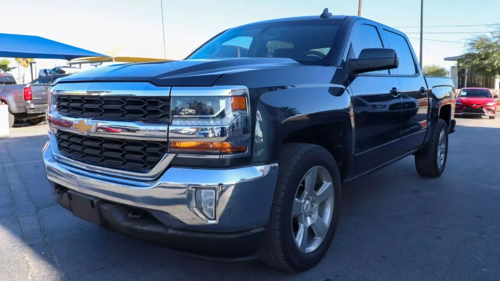 Gray 2018 Chevrolet Silverado 1500 Crew Cab LT Pickup 4D 5 3/4 ft for sale in El Paso, TX