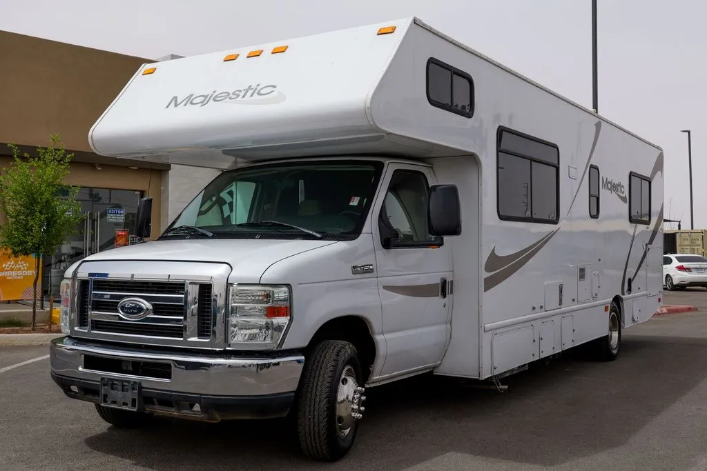 White 2013 Ford E450 Super Duty Cutaway Cutaway Van 2D for sale in El Paso, TX
