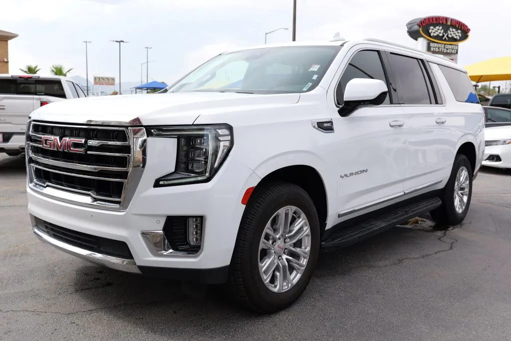 White 2023 GMC Yukon XL SLT Sport Utility 4D for sale in El Paso, TX