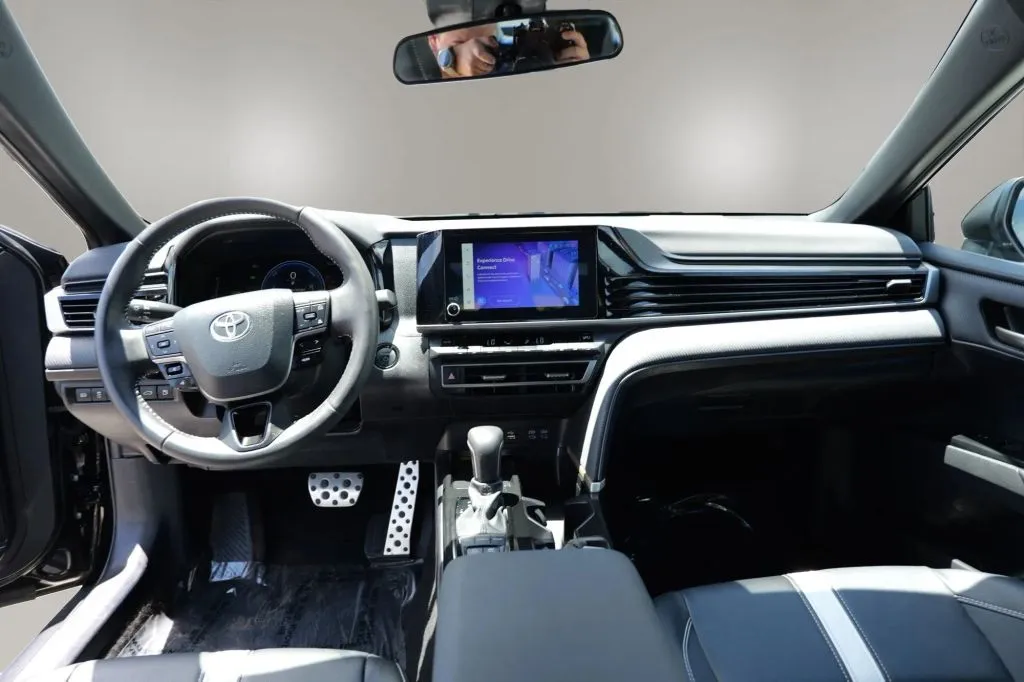 Toyota Camry photo 12