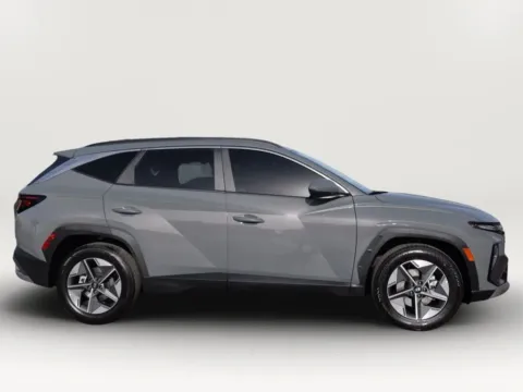 More photos of 2025 Hyundai Tucson SEL Sport Utility 4D at Torresdey Motors Alameda, TX