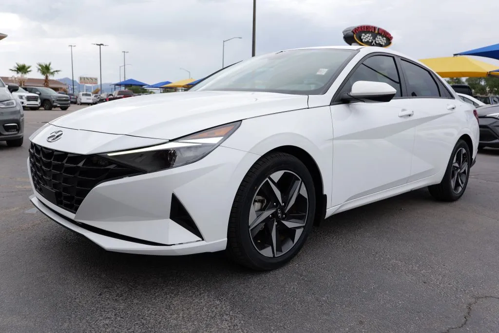 White 2023 Hyundai Elantra SEL Sedan 4D for sale in El Paso, TX