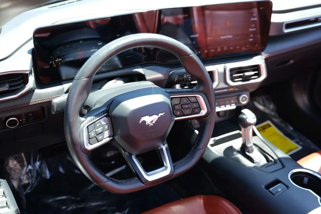 Ford Mustang photo 4